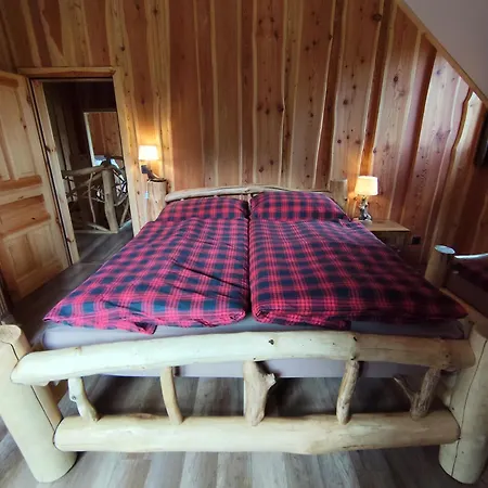 Zrub Holy Cross Feriehus Lazisko