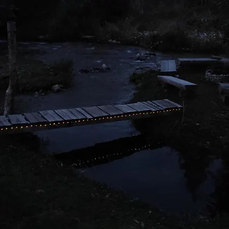 Zrub Holy Cross בית נופש *